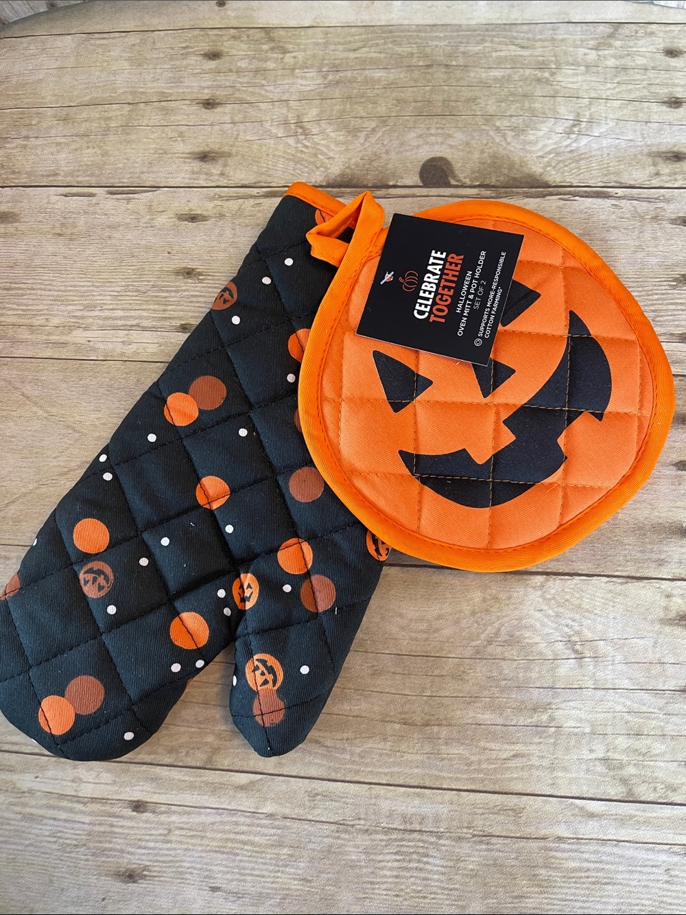 Halloween Oven Mitt & Pot Holder NWT Jack-o’-lantern Set of Two - Picture 1 of 6